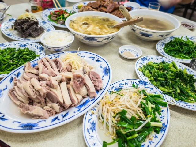 大高雄鵝肉店～每年總是要去吃好幾次，一段時間沒吃就會想念！

#高雄 #高雄美食 #大高雄鵝肉店 #聚餐 #聚餐餐廳 #鵝肉 #仁武 #仁武美食 #仁武鵝肉