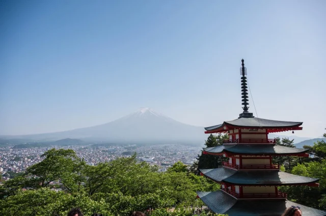 2025年依舊是很精彩的一年！

每天努力在工作與家庭中奮鬥，在不知不覺中也完成很多事。今年初設定的目標還有些未完成，但沒關係，明年繼續努力，因為目標很大，也不是一時半刻就可以達成的，我相信只要努力，一定可以！

在粉專與部落格的更新，雖然依舊緩慢，不過還是維持著自己的節奏，也謝謝一直看我文章的你們，每一個觀看都讓我覺得很感恩❤️❤️

在2025年也發生很多事，還好一切都順利度過，希望在2026年，大家也都能平安健康唷～

祝大家新年快樂❤️
