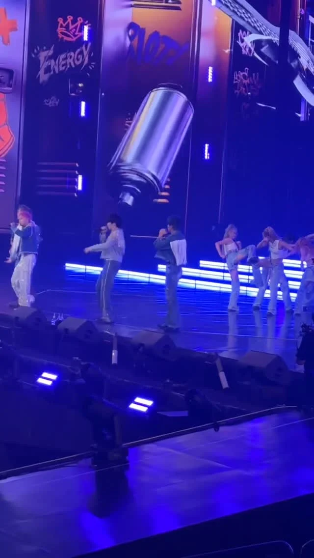 踢到鐵板之六邊形腹肌啦🤣